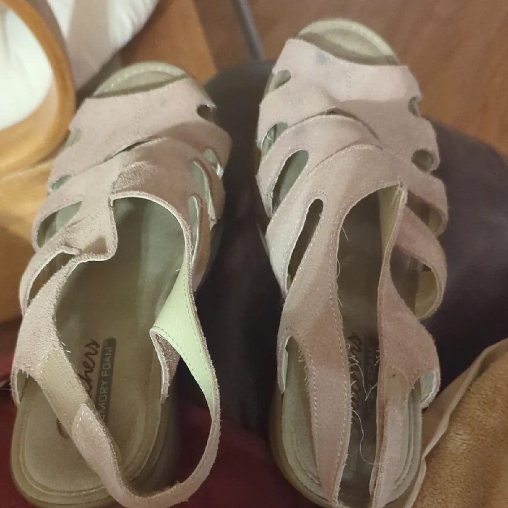 Skechers Suede Beige Strappy Sandals. Super comfortable. Velcro Closure.